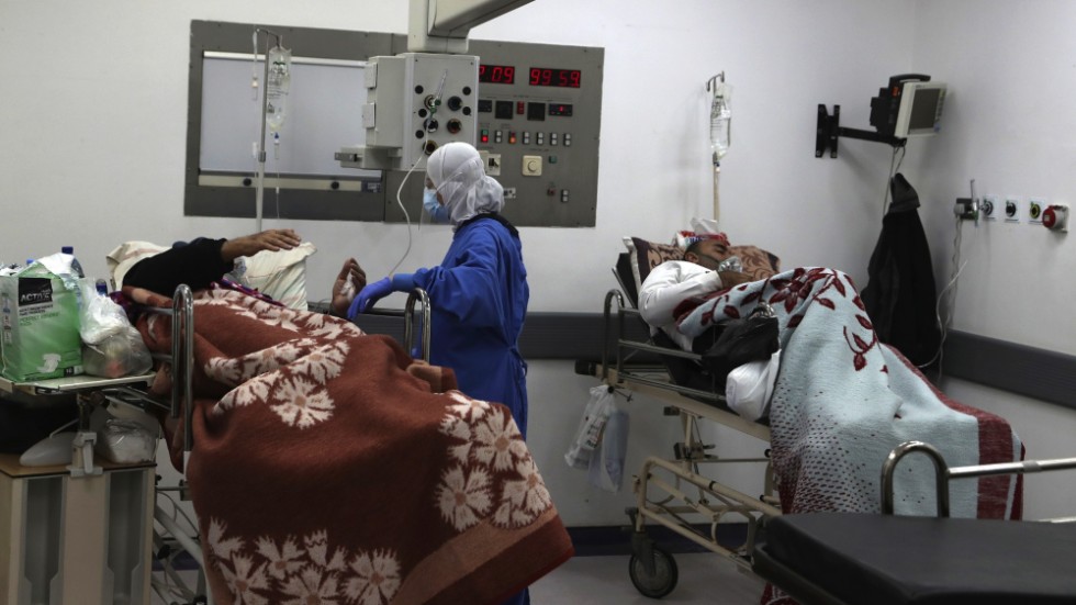 Covidpatienter vårdas på Rafik Hariri-sjukhusets intensivvårdavdelning i Beirut.