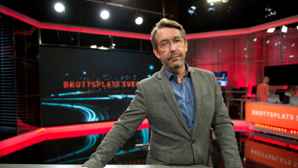 STOCKHOLM 20150921 
Hasse Aro är tillbaka med ett nytt kriminalprogram, "Brottsplats Sverige", i TV4 
Foto: Maja Suslin / TT / Kod 10300

