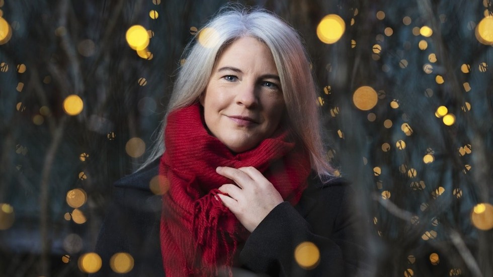Programledaren och USA-experten Sara Stenholm är årets julvärd i Sveriges Radios P1. Pressbild.