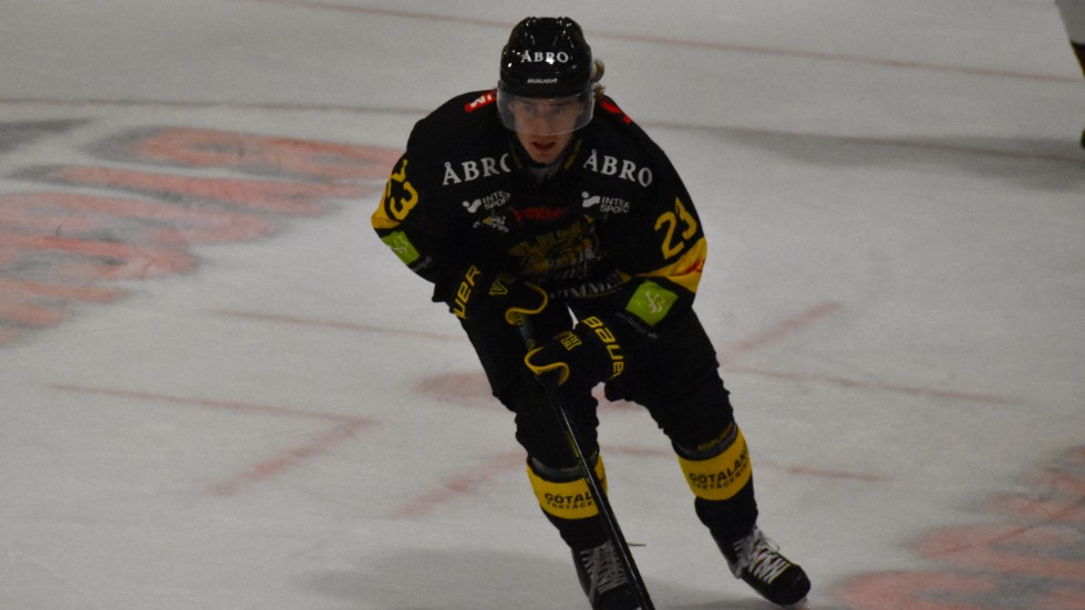 Victor Östling gjorde sin första match för Vimmerby Hockey hemma mot Nybro. 