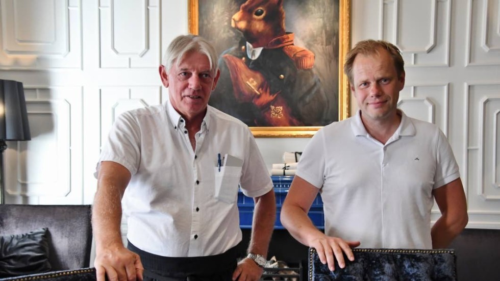 Kenneth Boberg tillsammans med Joakim Carlqvist VD och ägare av Vimmerby Stadshotell.