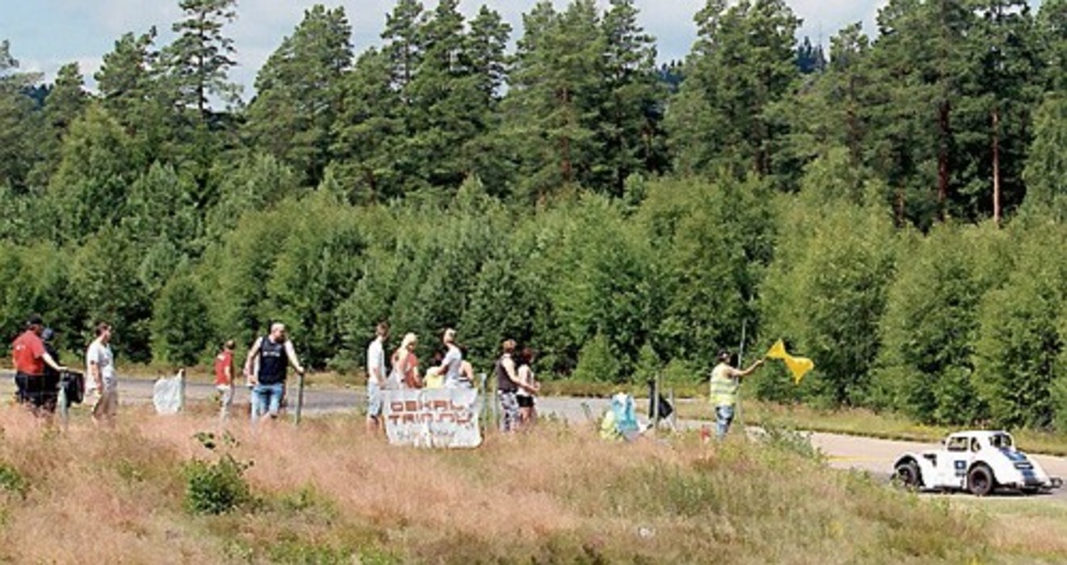 Pubiken kom nära bilarna och kunde få sig en ordentlig titt.