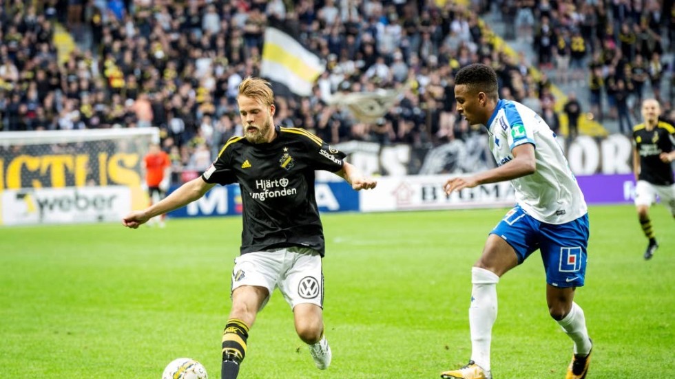 IFK Norrköping förlorade kampen mot AIK med 0-1. I samband med målet slet några IFK-supportrar loss stolar på arenan och kastade dem bland annat mot ett par poliser.