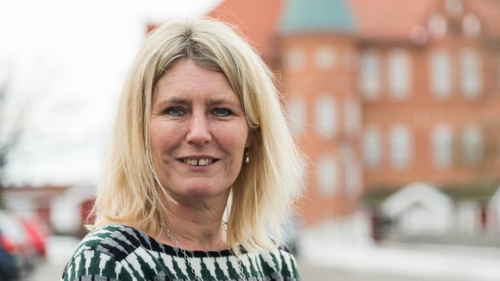 Ewa Myhrén, grundskolechef i Västerviks kommun, berättar att pengarna bland annat används för att utöka personalstyrkan inom skolan.