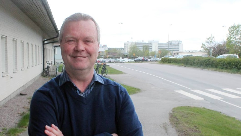 Jobbet är som arbetsmiljöingenjör på Feelgood intill Saab, men än är Mats Karlsson engagerad i Åtvidabergs FF, i sportgruppen. "ÅFF ska tillbaka till elitfotbollen", säger han i Sportsnack.