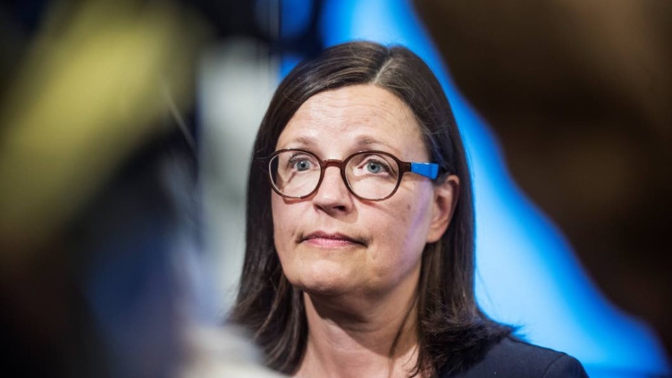 Gymnasieminister Anna Ekström är upprörd över läckta nationalla prov.