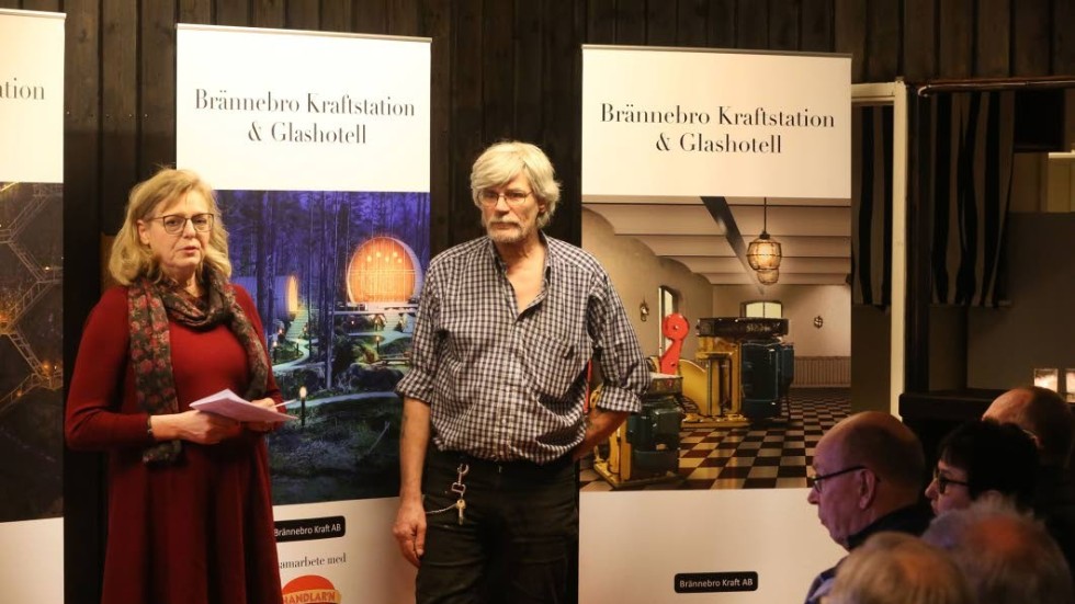 Carina Östh och Conny Gunnarsson passade på att informera om plattformen "Allas Vimmerby kommun", där Conny Gunnarsson ingår i Gullringengruppen.