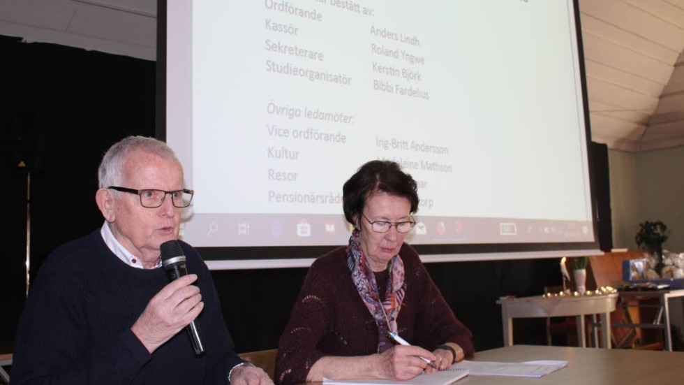 Curt Karlsson och Kerstin Björk höll i årsmötet
