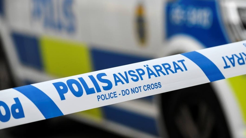 En man i 20-årsåldern hittades livlös i centrala Aneby under torsdagsmorgonen.