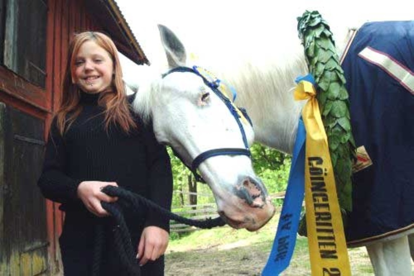 Ny triumf. 12-åriga Petronella Hansson vann distanstävlingen Dackeritten över åtta mil tillsammans med hästen Top Gun. Foto: Magnus Strömsten