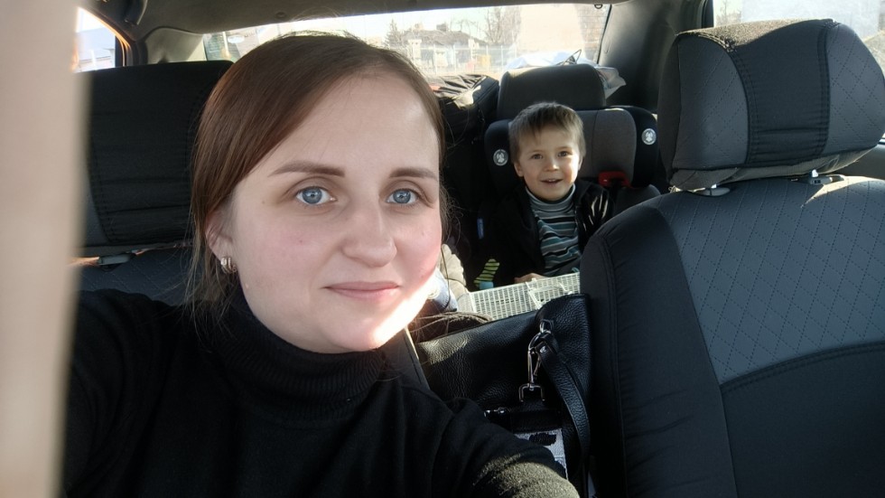 "Nu bor vi i EU. I ett Nato-land", säger Natalia Stepaniv, som packade bilen med det mest nödvändiga och flydde med sin son och mamma.