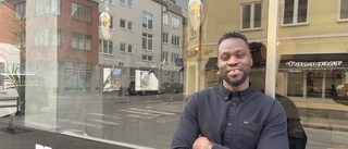 Dennis startar östafrikansk restaurang i Nyköping