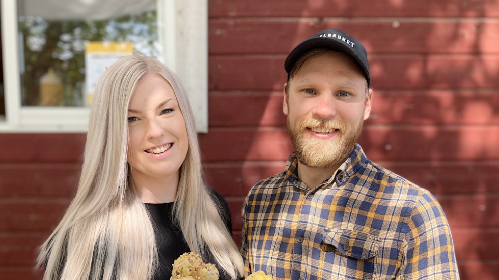 Emma och Sebastian Gröndal säljer Tegelverkets hantverksmejeri. (Arkivbild)