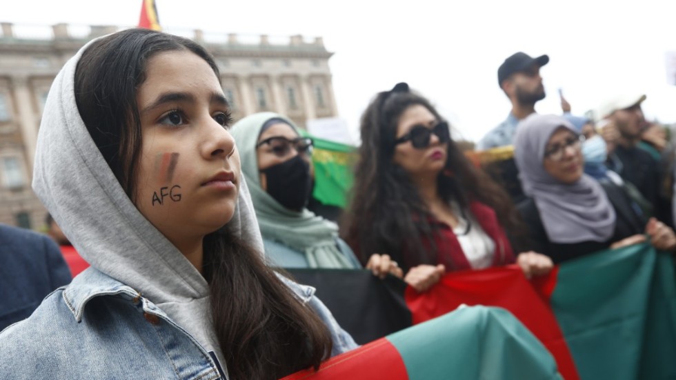 Demonstranter på marsch under lördagens manifestation mot talibanerna.