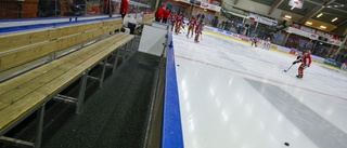 Hockeyettan flyttade matchen – efter mejlet: "Vad annat skulle jag göra när de vägrar att åka dit?"
