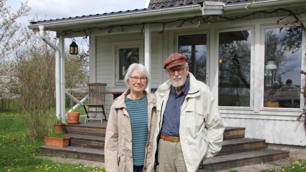 Margaretha Helander och Anders Ullman drabbades av en brand i villan på Luciadagen förra året. Först nu i påskas kunde de flytta tillbaka.