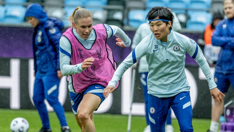 Jonna Andersson och Ji So-Yun är två av Chelseaspelarna som hoppas skjuta en historisk Champions League-titel till Londonlaget.