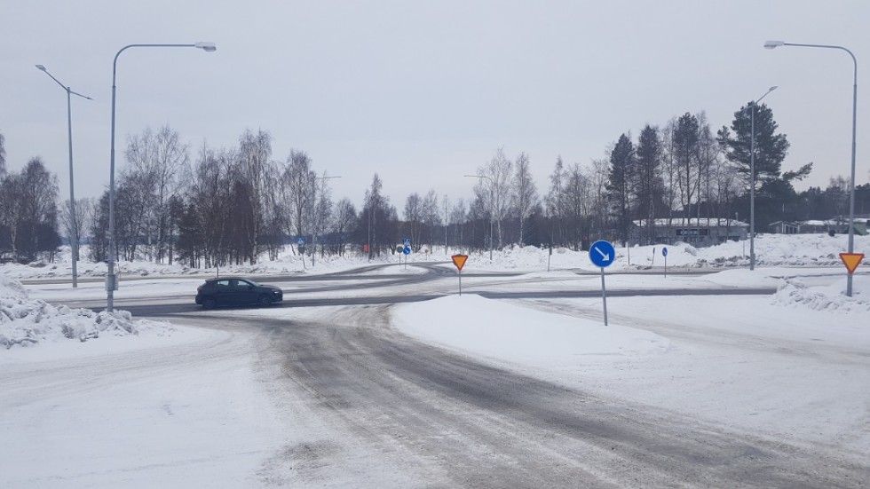 Redan i oktober i år hoppas kommunen att en ny rondell är klar att tas i bruk på Lulsundet i Luleå.   