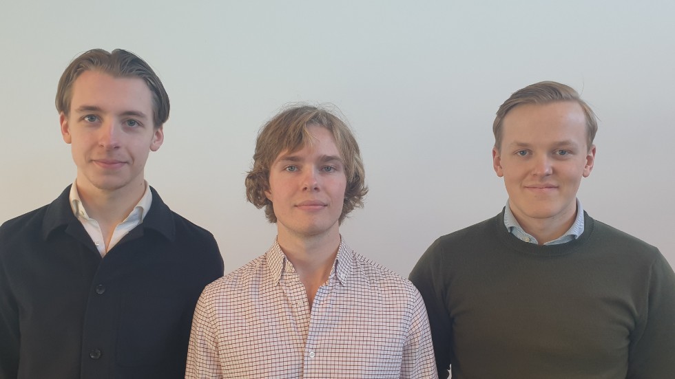Noah Dew, Axel Ahlström och Simon Loberg på UF-företaget LightBox.