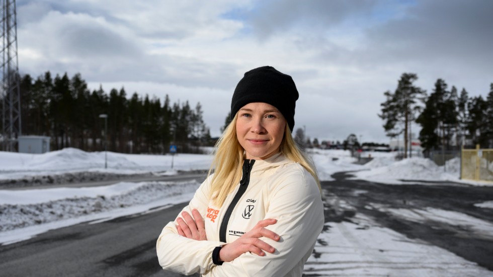 Jonna Sundling på skidstadion i Östersund.