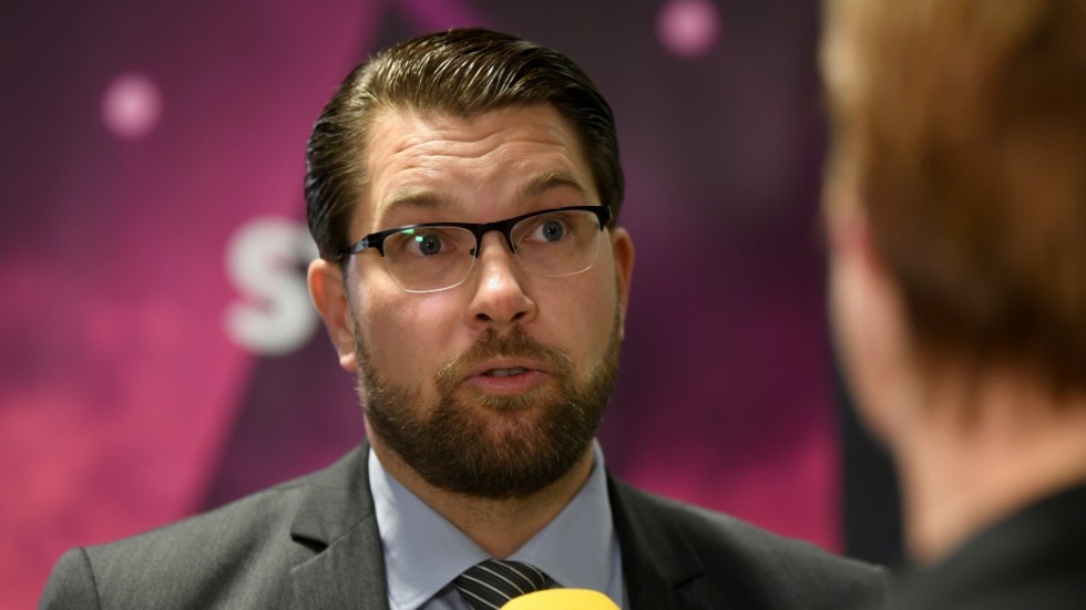 Partiledaren Jimmie Åkesson och hans sverigedemokrater kommer aldrig att bli ett parti bland alla andra partier så länge skandalerna avlöser varandra.
