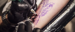 Eldade upp morddömds tatueringsstudio
