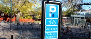 Cykelparkeringen mitt i Linköping har rustats upp – och blivit tryggare