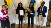Sara och Ayaan fick fint pris av Beatrice Ask för sitt arbete med utsatta ungdomar