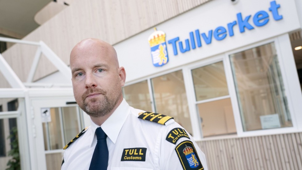 Oscar Lindvall, biträdande kontrollchef i Tullverkets södra region, säger att tullen vill få fler tips och att det går att ringa dem om man ser något skumt. Arkivbild.