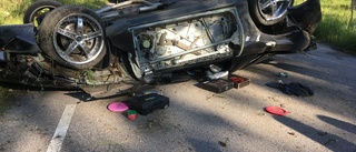Bil voltade – tre personer skadade