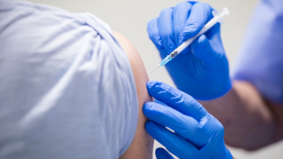 Över 80 procent av alla vuxna i Östergötland är nu fullvaccinerade. 