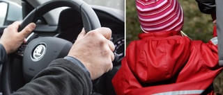 Skolbarn varnas för okänd man i bil – lockar med "fika"