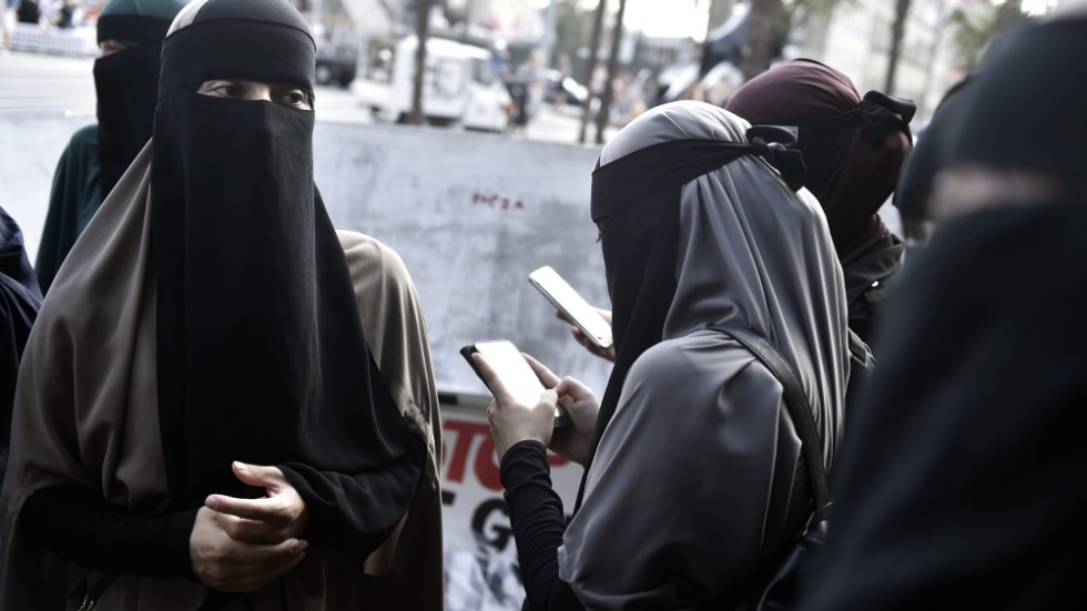 Uppsala universitet har ingen policy om ansiktstäckande klädsel. Men går det att vara förskollärare i niqab?
