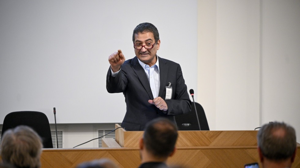 Forskaren Sameh Egyptson presenterade i torsdags sin uppmärksammade avhandling under ett riksdagsseminarium. 