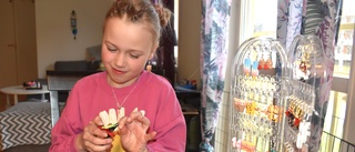 9-åriga Nova har adhd – att göra smycken blev en terapi