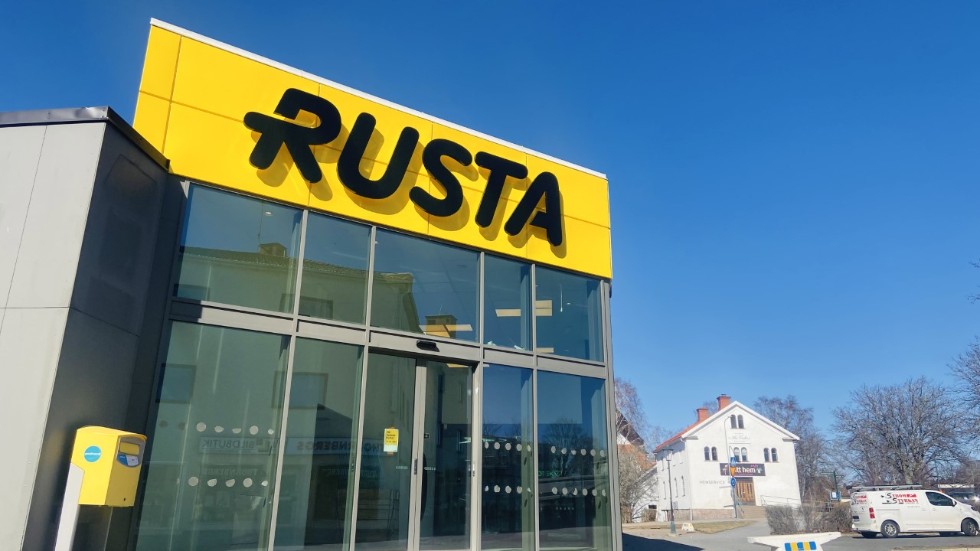 Rusta öppnar upp sitt 109:e varuhus i Vimmerby. Försäljningschefen Fredrik Ingemarsson berättar att de kommer öppna i mitten på april, precis som planerat.
