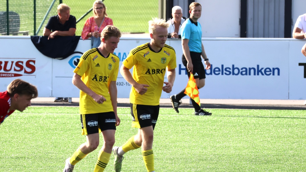 Noah Zeylon Thoresson till vänster var en av matchens allra bästa när VIF vann mot Vista. 