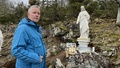 Pappa Claes förtvivlad: Williams minnesplats måste städas bort