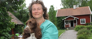 Veterinären Susann behandlar sjuka djur – i sitt hem