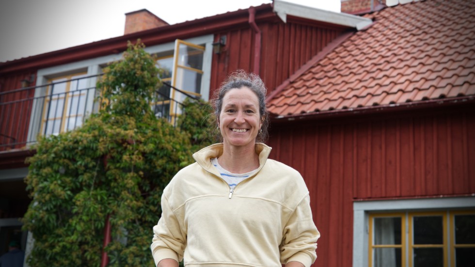 På besök i föräldrahemmet i Normlösa. Annars arbetar och bor Johanna Davidsson numera i norska Tromsö.