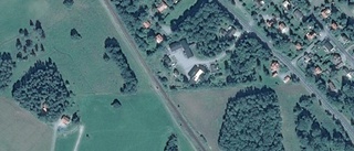 Äldre hus på 70 kvadratmeter sålt i Mellösa - priset: 595 000 kronor