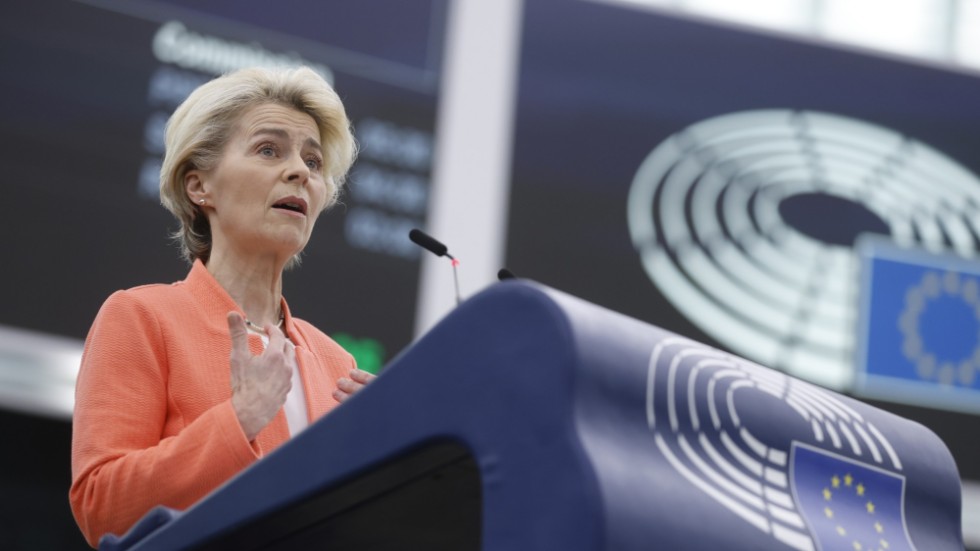 EU-kommissionens ordförande Ursula von der Leyen debatterar relationen till Kina i EU-parlamentet.