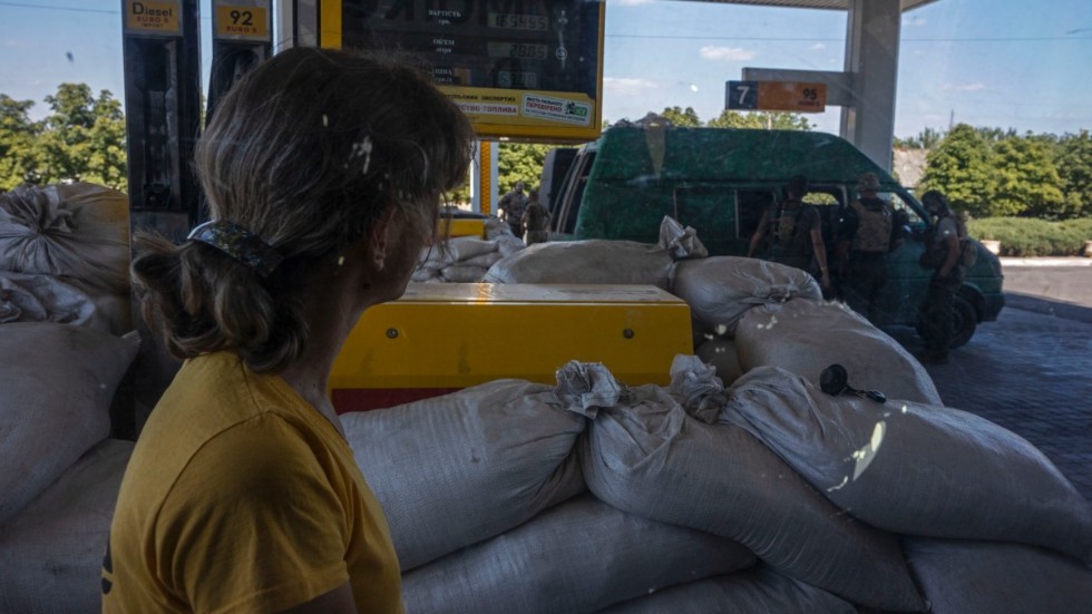 Fossila bränslen är en bristvara i krigets Ukraina. Bild tagen på en mack i Konstantinovka, Donetsk, i mitten av juli.