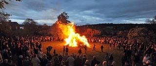 Våren hälsas välkommen med en sprakande ljusfest