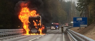 Lastbil i brand på 52:an