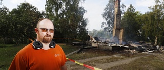 Paret flydde lågorna när huset brann ner: "Det känns tomt, men vi klarade oss" ✓Grannen Kim var först på plats