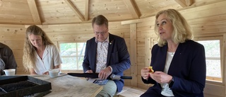 Minister besökte länet och fikade i grillkåta: "Vi har inte råd att inte satsa på kultur"