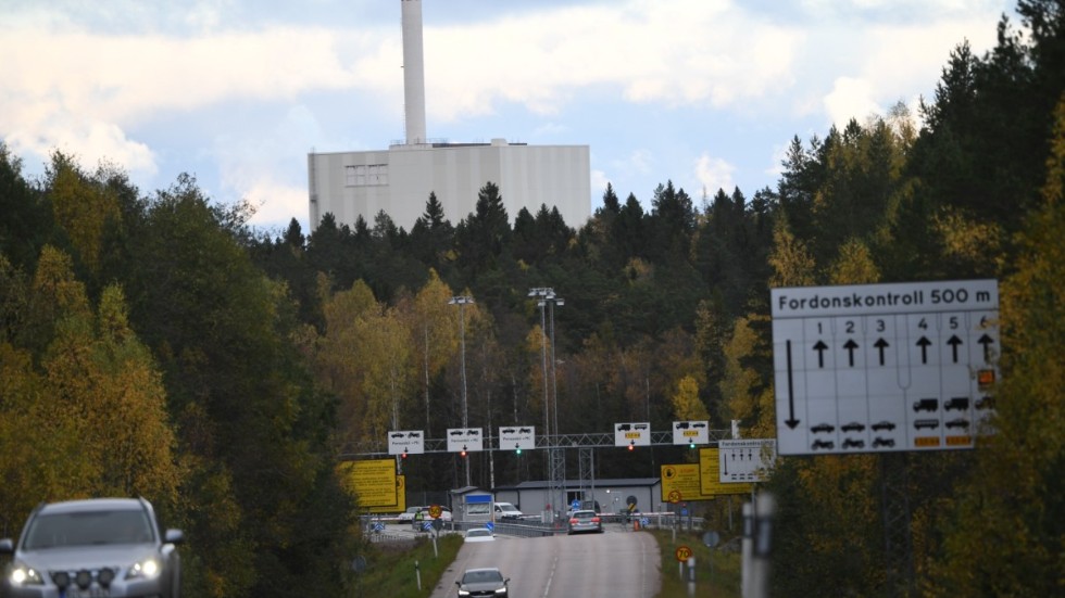 Östhammar är Sveriges enda kommun som tackat ja till att ta hand om slutförvaring av radioaktivt kärnavfall. Snart ska regeringen meddela hur de vill att avfallet ska tas omhand.