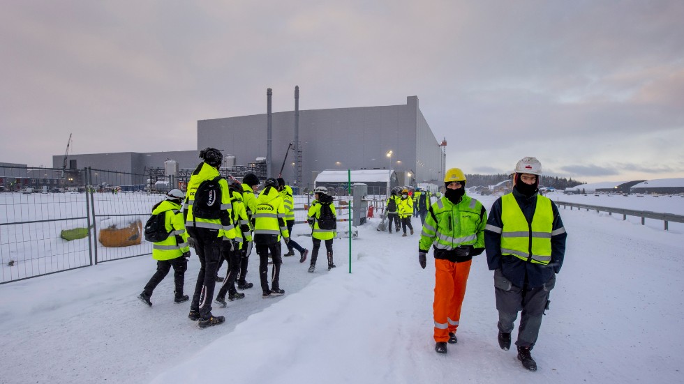 ”Det märkliga i diskussionen är att både S och M nationellt vill minska arbetskraftsinvandringen. Jag undrar: har S i Skellefteå en annan uppfattning än moderpartiet, och borde inte M i kommunen vara missnöjda med att begränsningarna ger så liten effekt?”