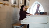 Efter 22 år tackar Motalaprofilen för sig: "Jag ville blåsa ur orgeln en sista gång" • Hör Annelie Eriksson spela